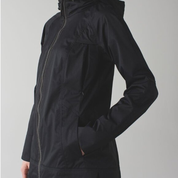 Lululemon Fo Drizzle Jacket, size 10 black - Picture 3 of 6